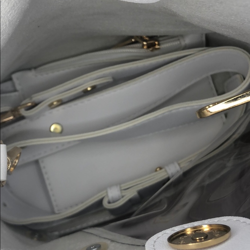 Clear Purses - Picture 3 of 6